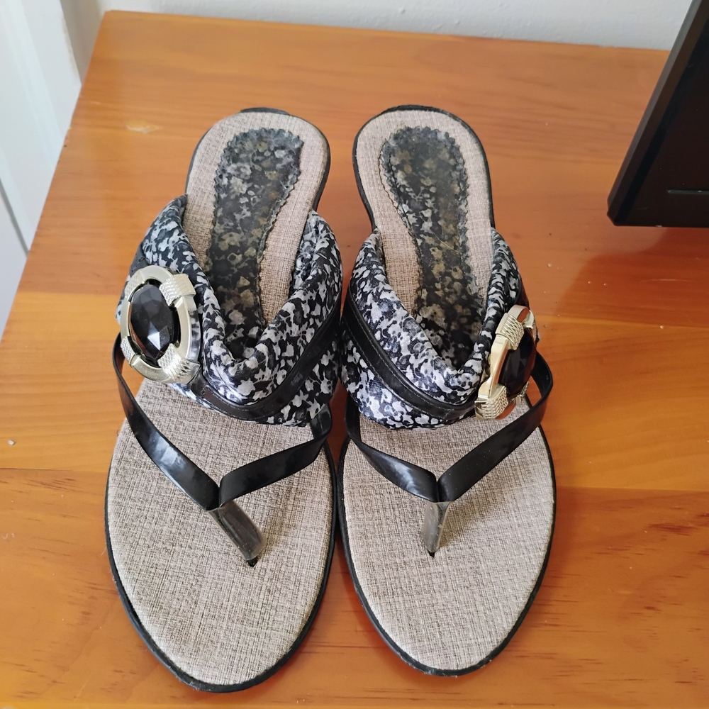 Black and Gray Patterned Sandals